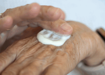 बढ़ती उम्र में त्वचा की देखभाल